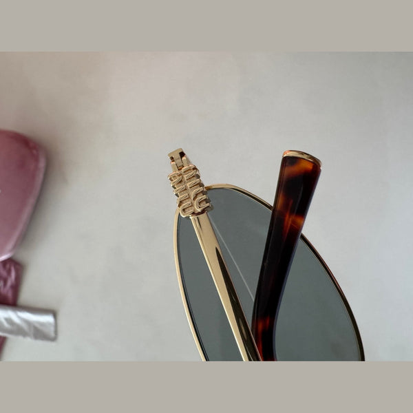 מיו מיו משקפי שמש