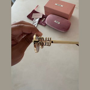 משקפי שמש מיו מיו