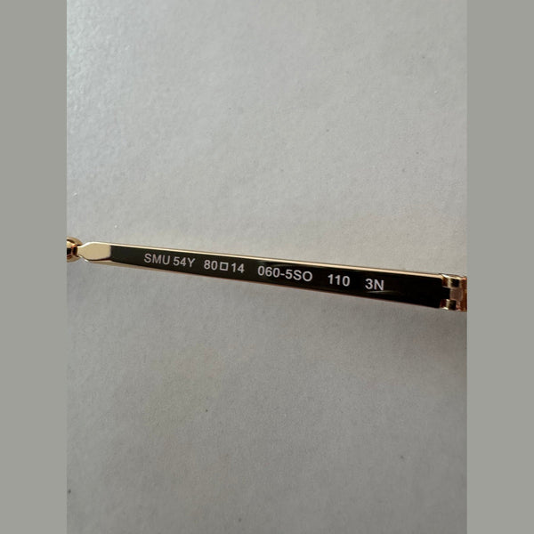 מיו מיו מסך רחב