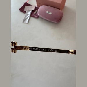 משקפי שמש מיו מיו