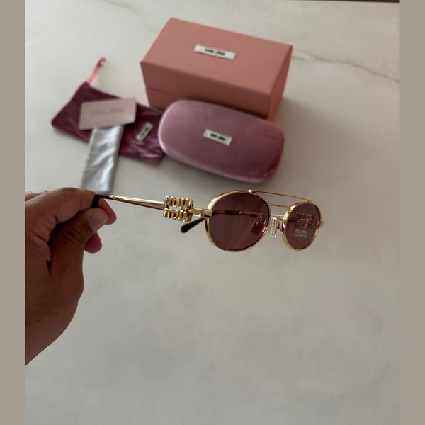 משקפי שמש מיו מיו