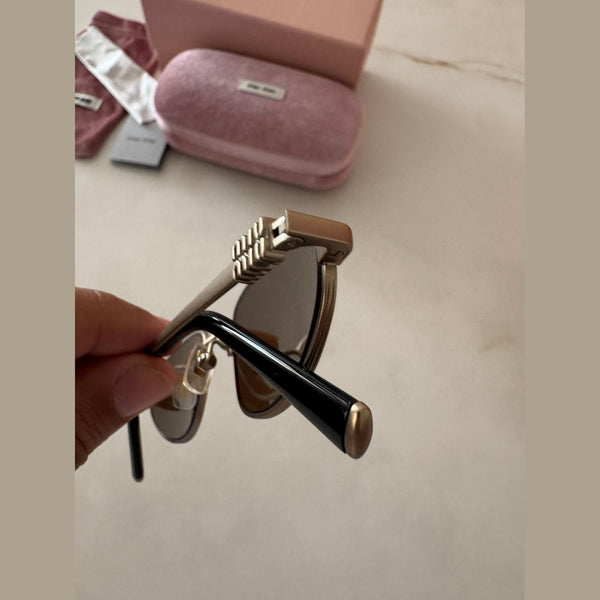 מיו מיו משקפי שמש