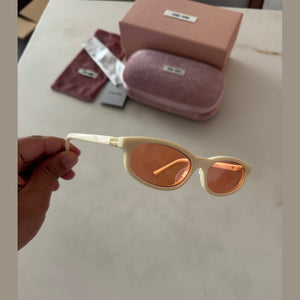 מיו מיו חתוליות מסגרת