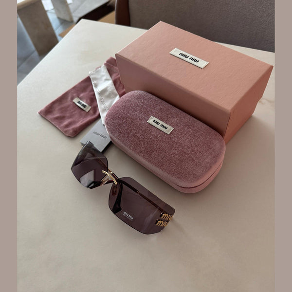 מיו מיו מסך רחב