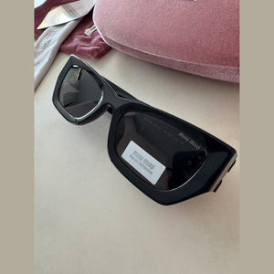 מיו מיו חתוליות מסגרת עבה