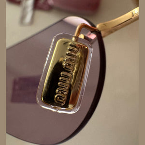 מלאי מיו מיו מסך צר