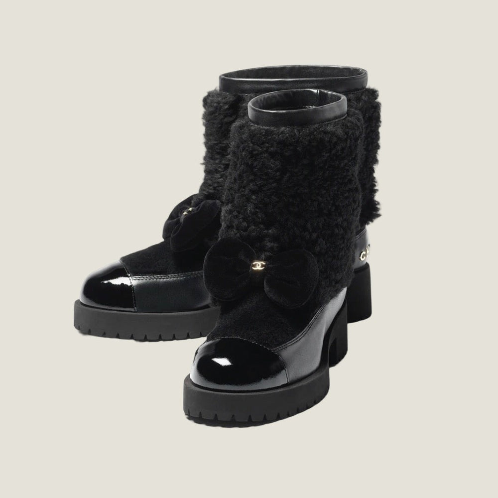 Chanel boots במלאי