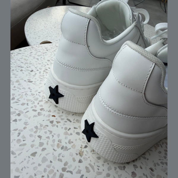 DIOR sneakers במלאי