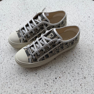 DIOR sneakers במלאי