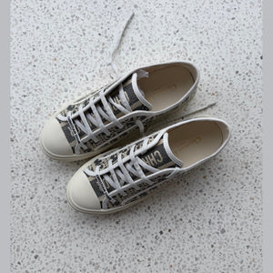DIOR sneakers במלאי
