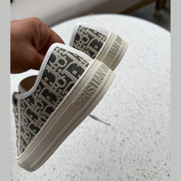 DIOR sneakers במלאי
